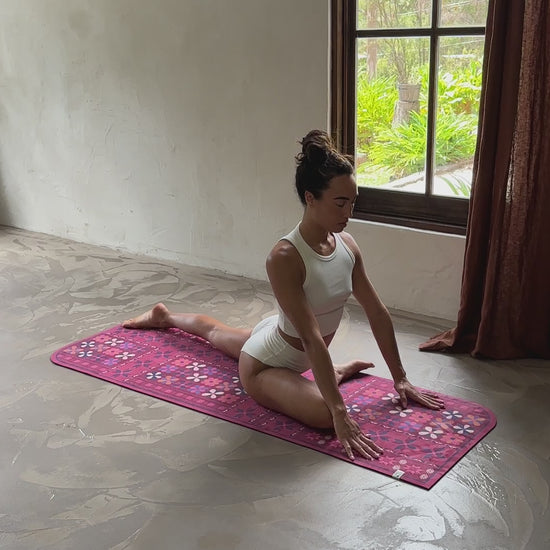 Simple yoga flow on Sunhawk Yoga mat